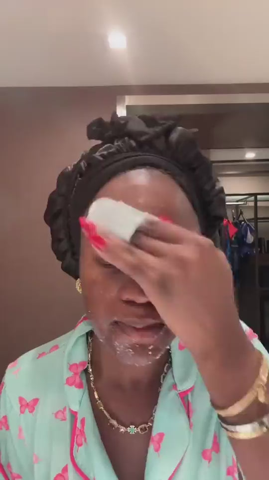Customer using LummaSculpt exfoliating scrub pads